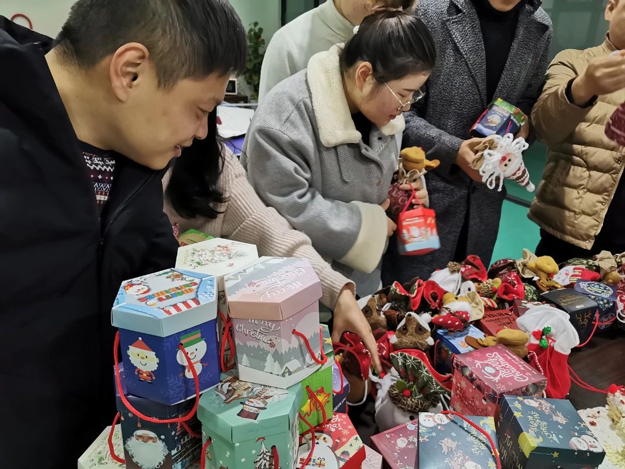 圣誕主題生日趴 | 濃情暖意平安夜，誕愿有你共前行
