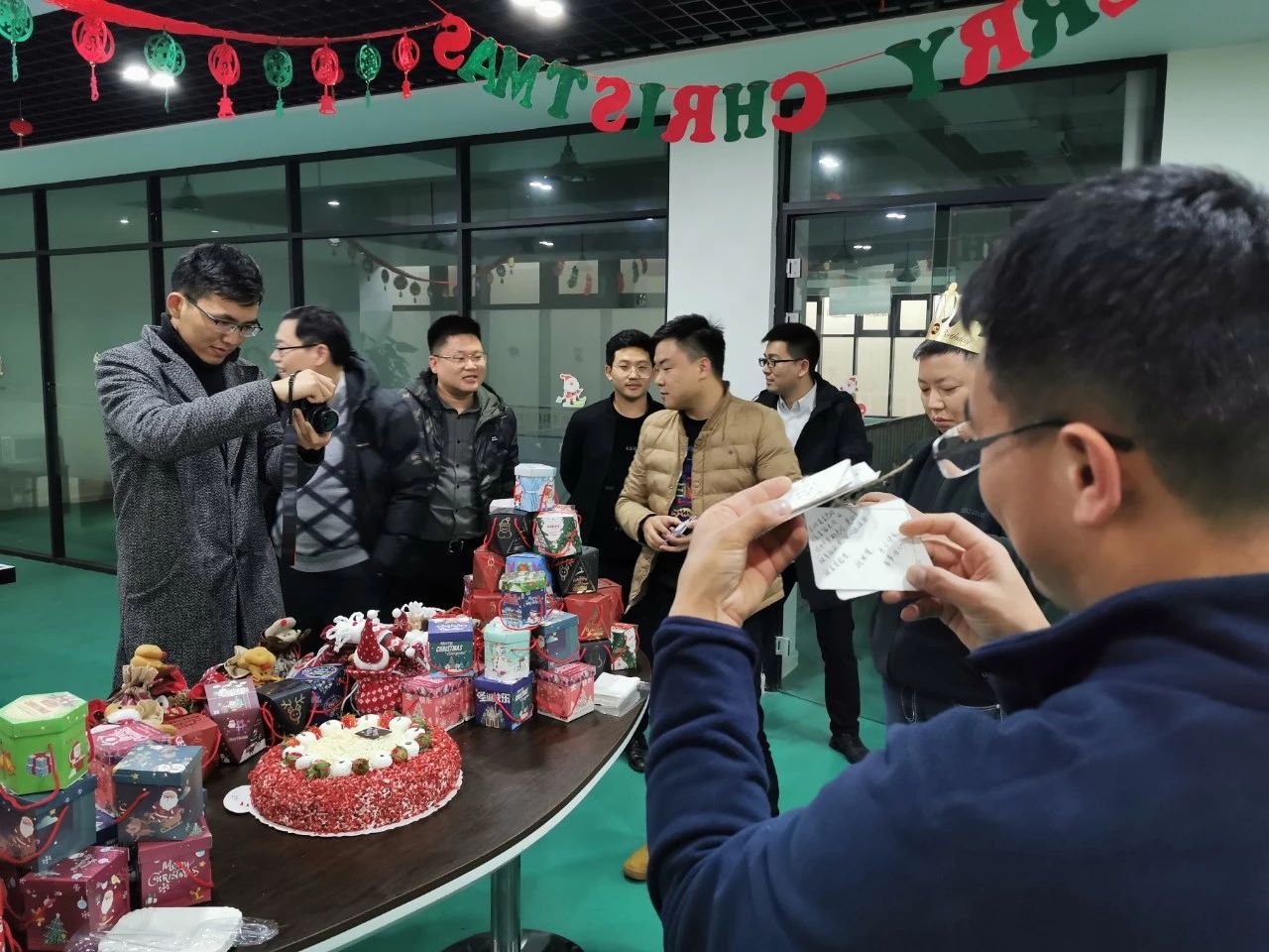 圣誕主題生日趴 | 濃情暖意平安夜，誕愿有你共前行