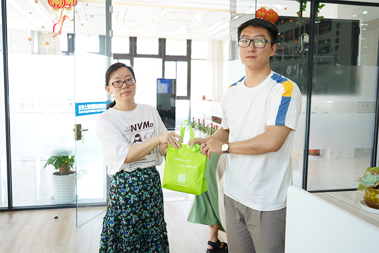 夏送清涼，情系一線｜致高溫下堅(jiān)守崗位的一線員工