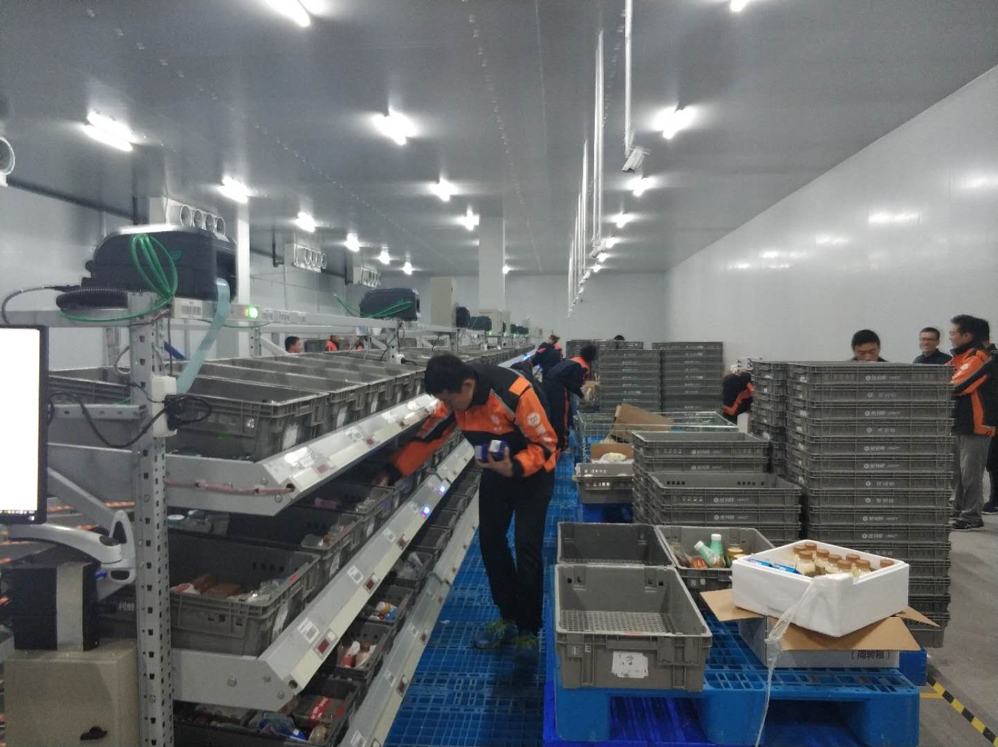 現(xiàn)場報道 | 便利蜂北京倉常溫庫、冷藏庫項目完美收官
